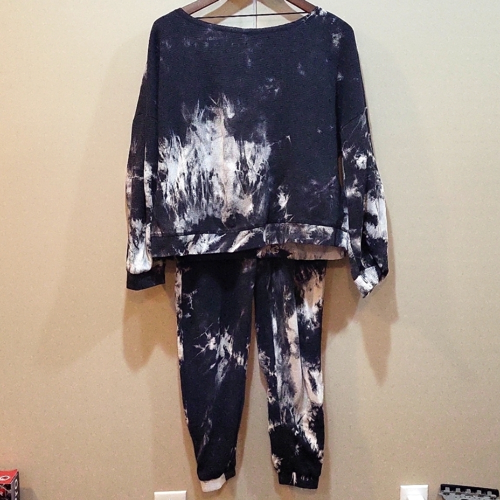 Fate thermal tie dye jogger set Size S Oversized  EUC
